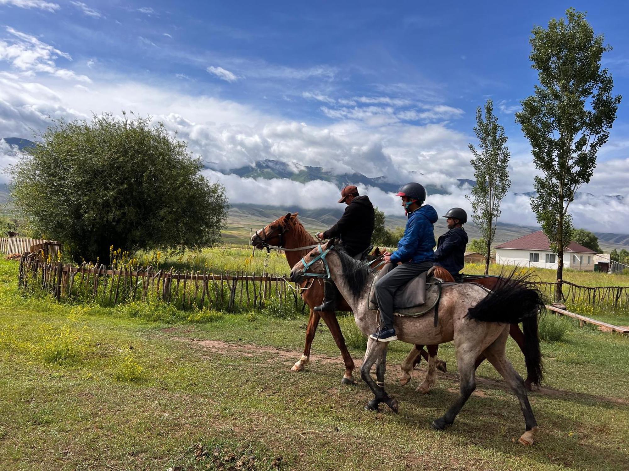 Kyzart Hotel & Horse Tours Bagysh Екстериор снимка